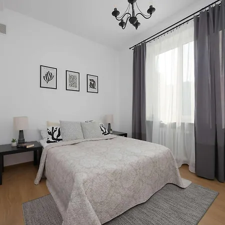 Bright In Muranow Close To The Old Town By Renters 아파트 바르샤바