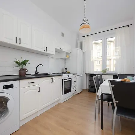 Bright In Muranow Close To The Old Town By Renters *