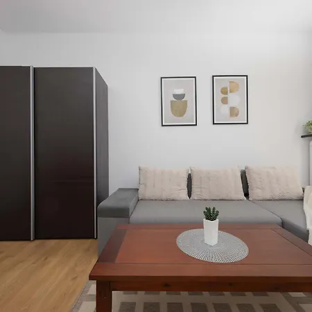 Bright In Muranow Close To The Old Town By Renters *