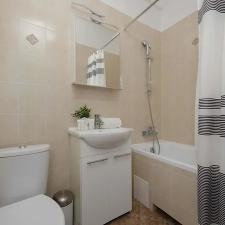 Bright In Muranow Close To The Old Town By Renters דירה ורשה