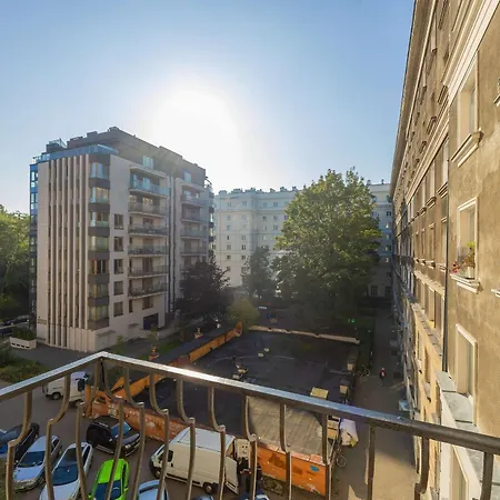 Bright In Muranow Close To The Old Town By Renters דירה ורשה